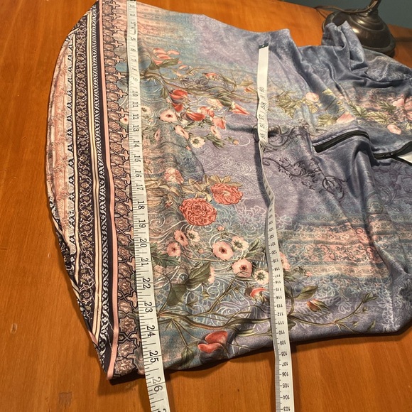 Pixie Lady top. Size large - Picture 6 of 8